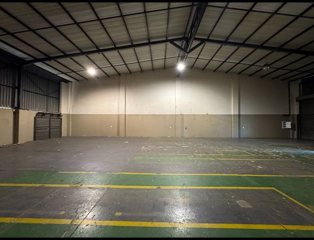 450M² WAREHOUSE TO LET IN STORMILL